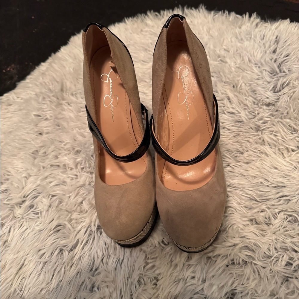Elegant Tan Women's Shoes